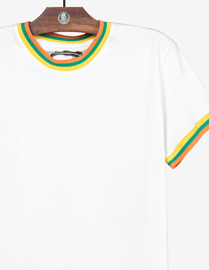 3-t-shirt-branca-gola-e-punhos-coloridos-104586