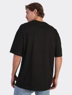 camiseta-oversized-preta-costas