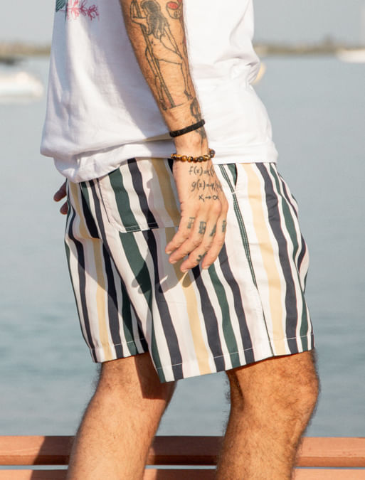 shorts-stripes-lateral
