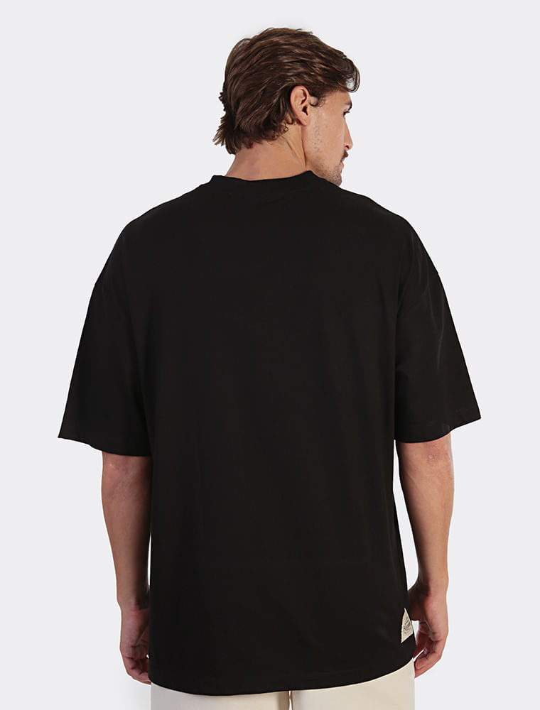 camiseta-garage-oversized-preta-costas
